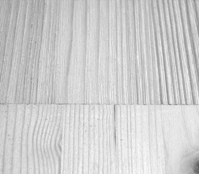 Superfície estruturada comparativamente a uma superfície lisa