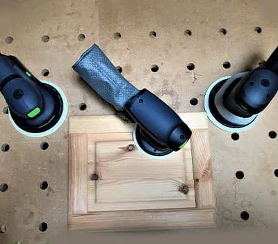 As lixadoras excêntricas de prato distinguem-se, entre outras coisas, pelo diâmetro do prato de lixar e pela relação peso/potência