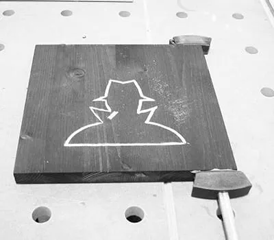 Fresar em volta de um contorno com tupia