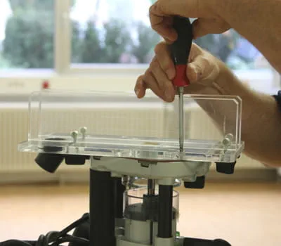 fresadora: Fixar adjuvante de fresagem na fresadora vertical