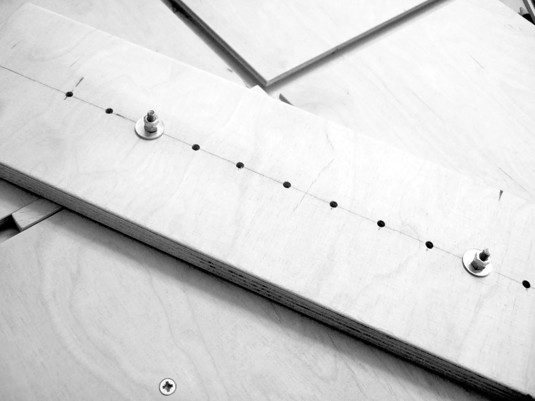 Fresadora: Encaixar parafusos nos furos