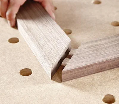 Fresadora Aplicar as buchas com suficiente cola