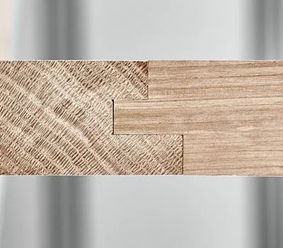 Fresadora Corte agora as buchas à medida a partir da produto pronto a usar