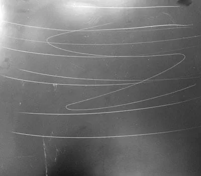 lixadora: Limpar a superfície minuciosamente antes de iniciar a lixagem e o polimento do Gelcoat