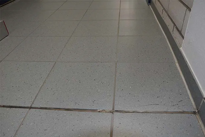 Ferramenta Oscilante Substituir ladrilhos individuais